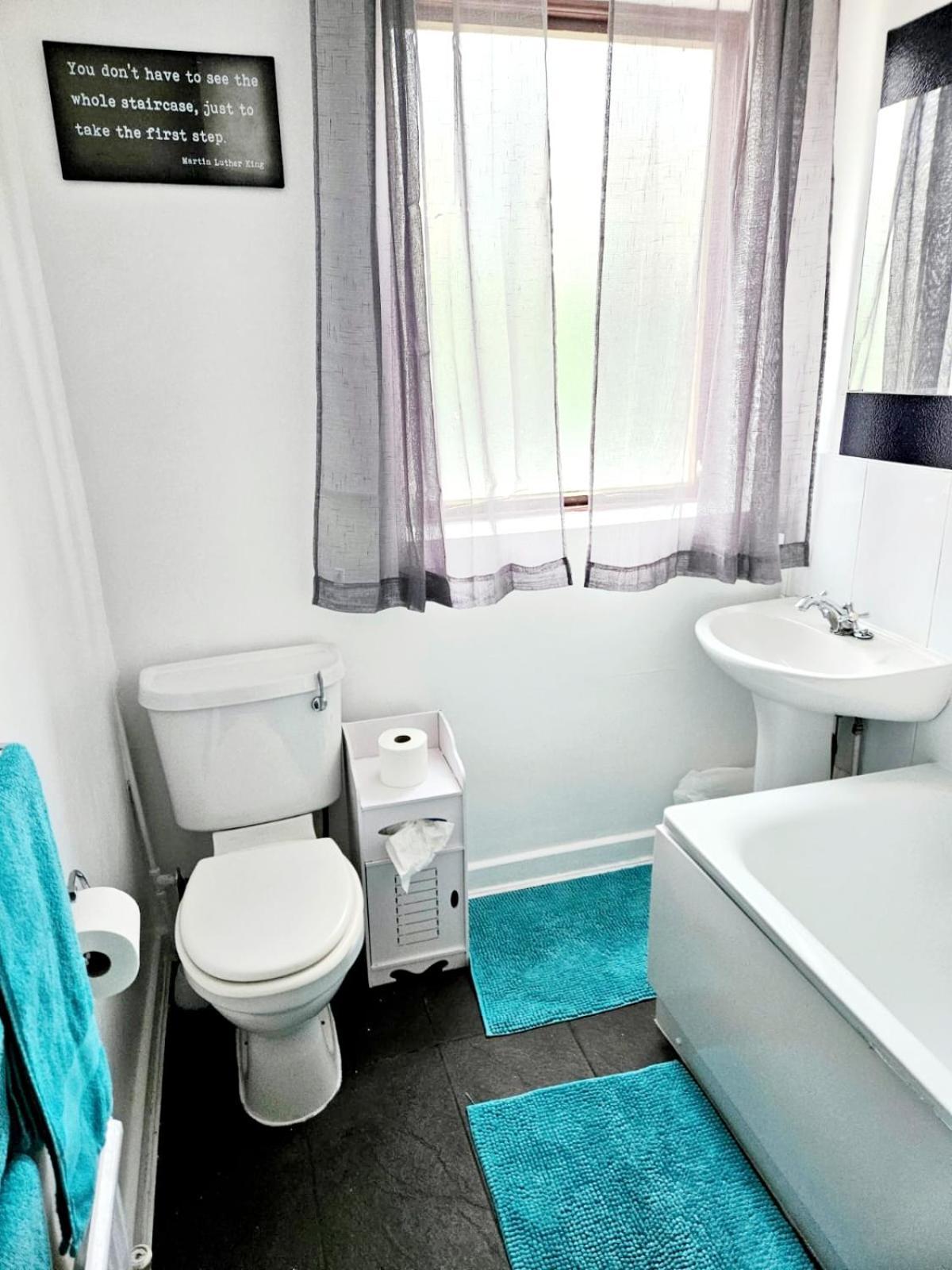 Cosy Room Stay 4 Sutton  Extérieur photo