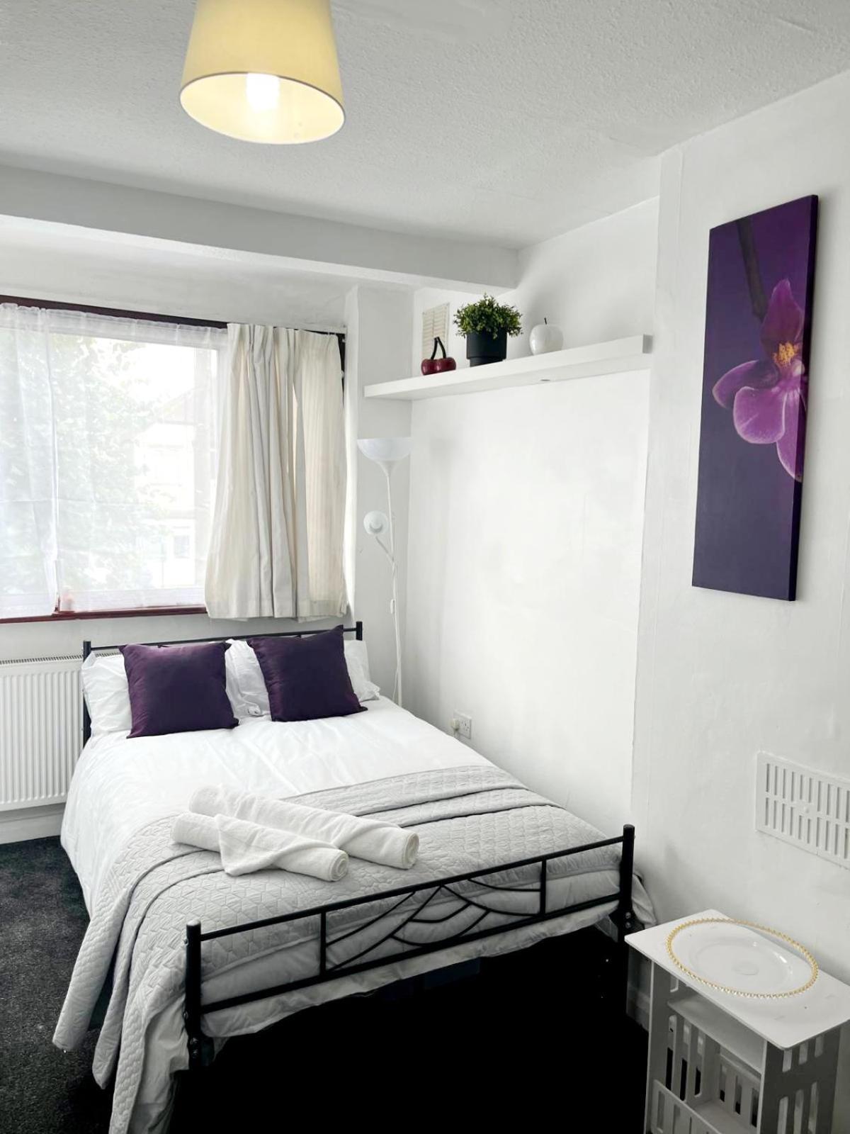 Cosy Room Stay 4 Sutton  Extérieur photo